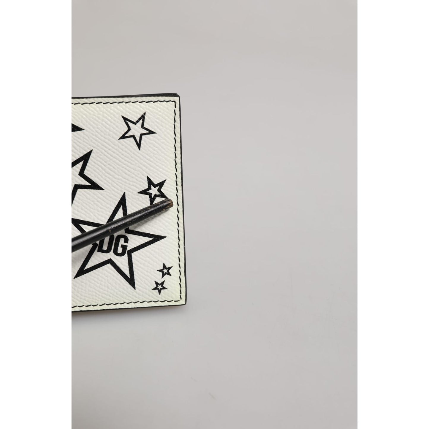 Dolce & Gabbana White Leather DG Star Logo Bifold Card Holder Wallet SMY11051