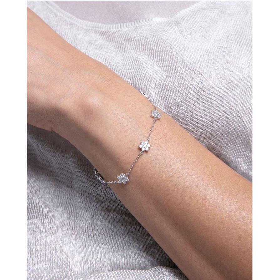 Elegant silver bracelet on wrist, VICEROY JEWELS Mod. 13209P000-30, featuring quartz analog movement and multifunction dial.