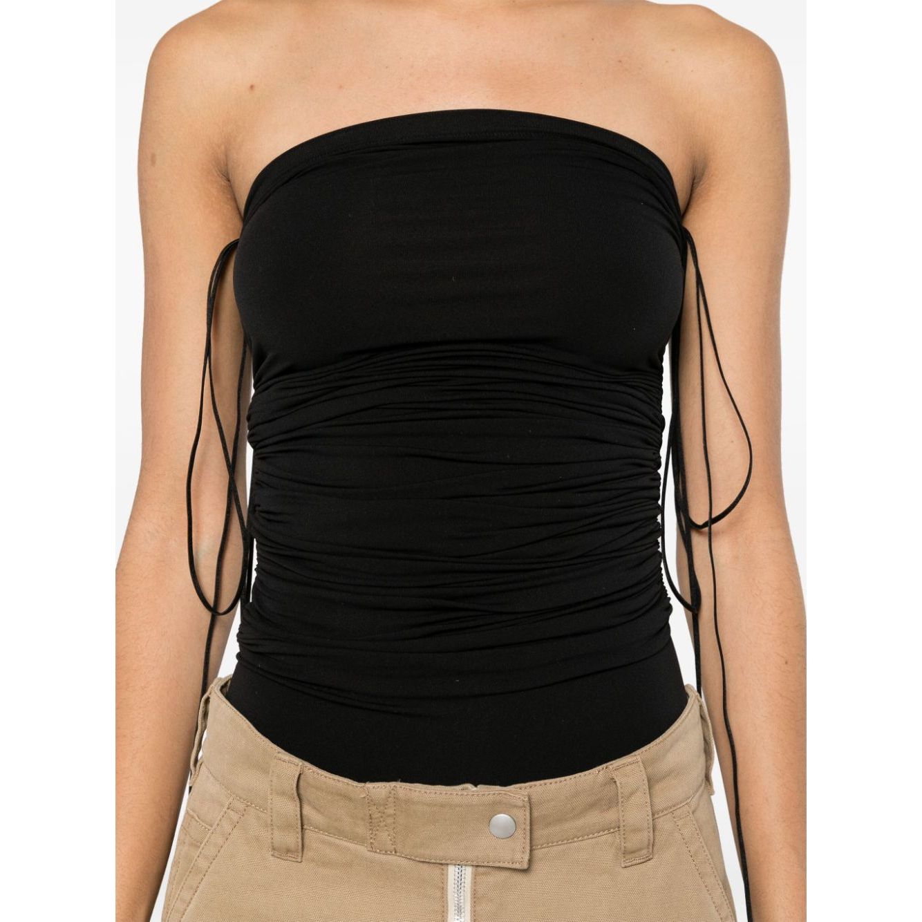 Front view with bag zipped and handles upright.