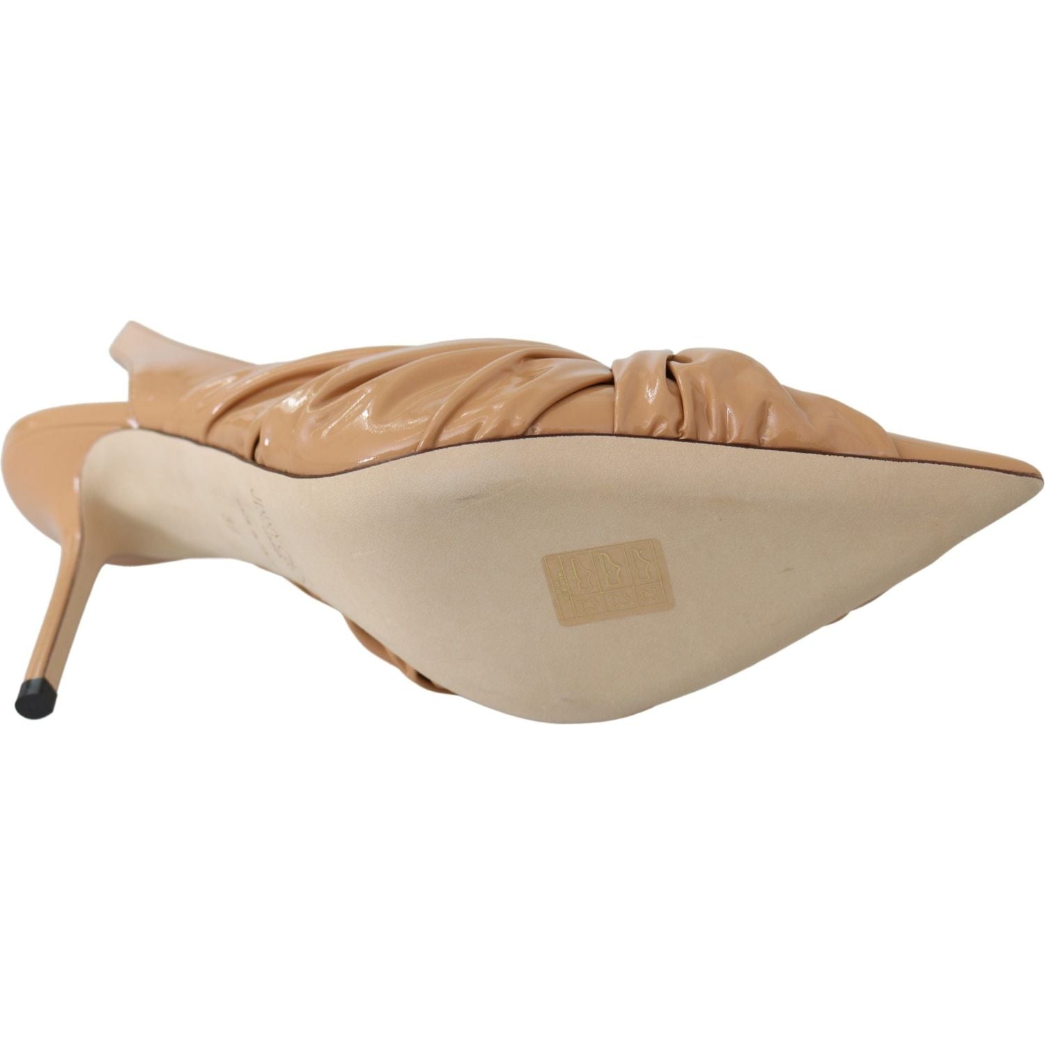 حذاء جيمي تشو الأنيق المصنوع من الجلد ذو المقدمة المدببة