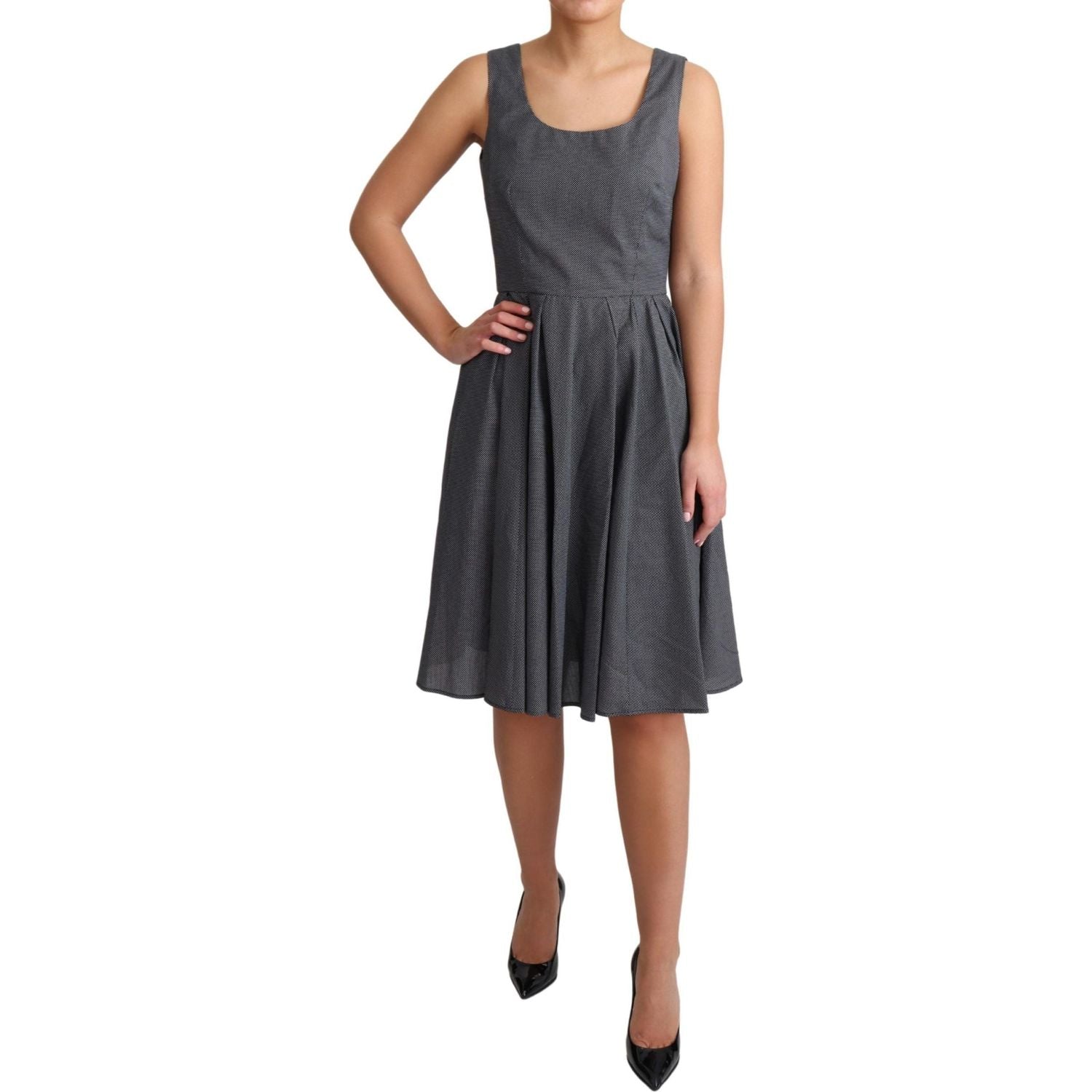 فستان دولتشي آند غابانا الأنيق بدون أكمام وبتصميم منقط على شكل حرف A