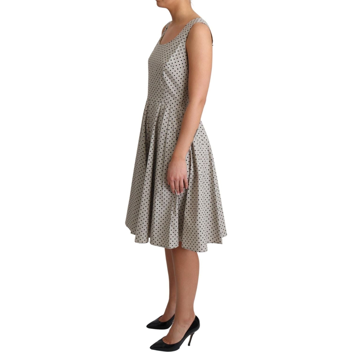 فستان دولتشي آند غابانا منقط باللون البيج بدون أكمام بتصميم A