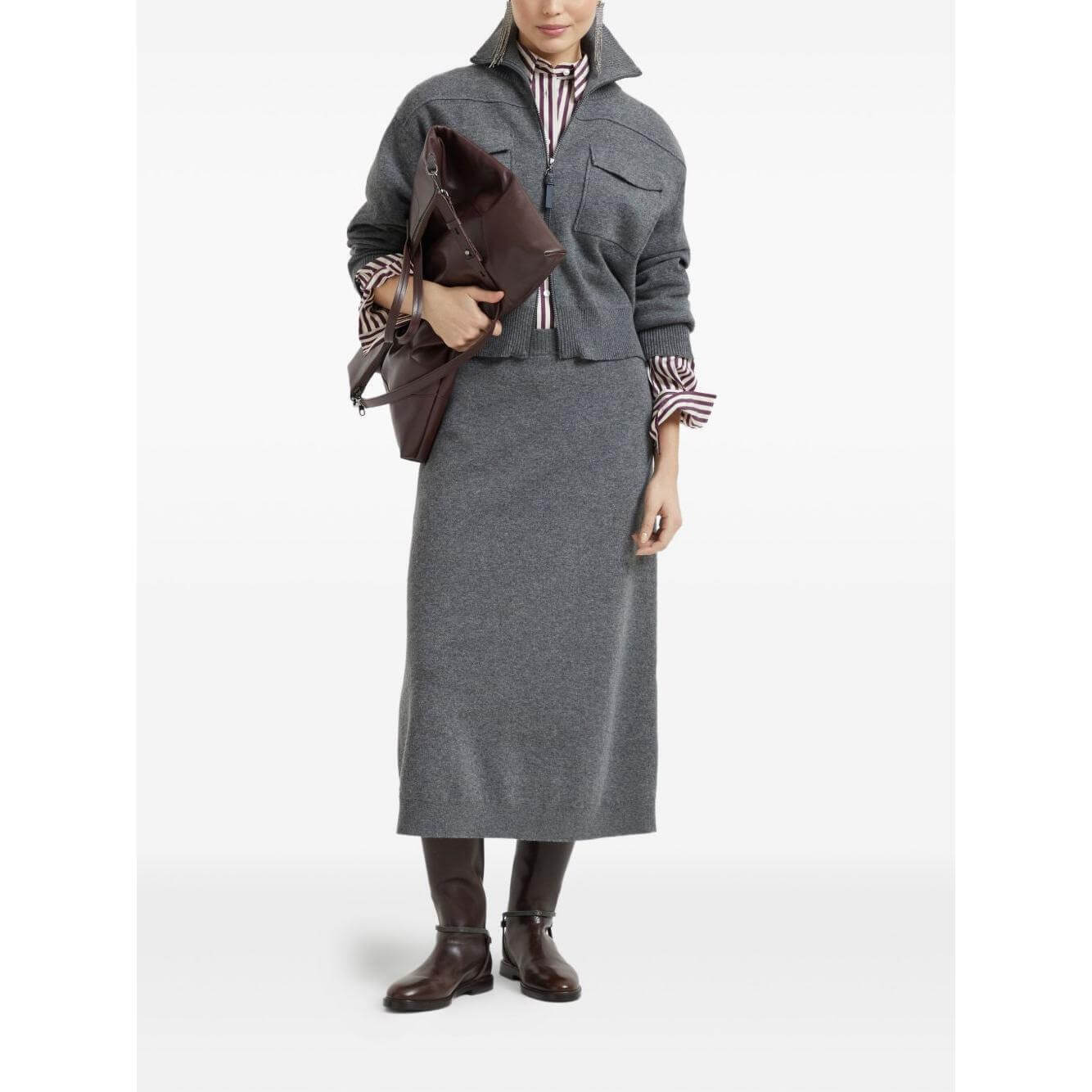 Front view with bag zipped and handles upright.