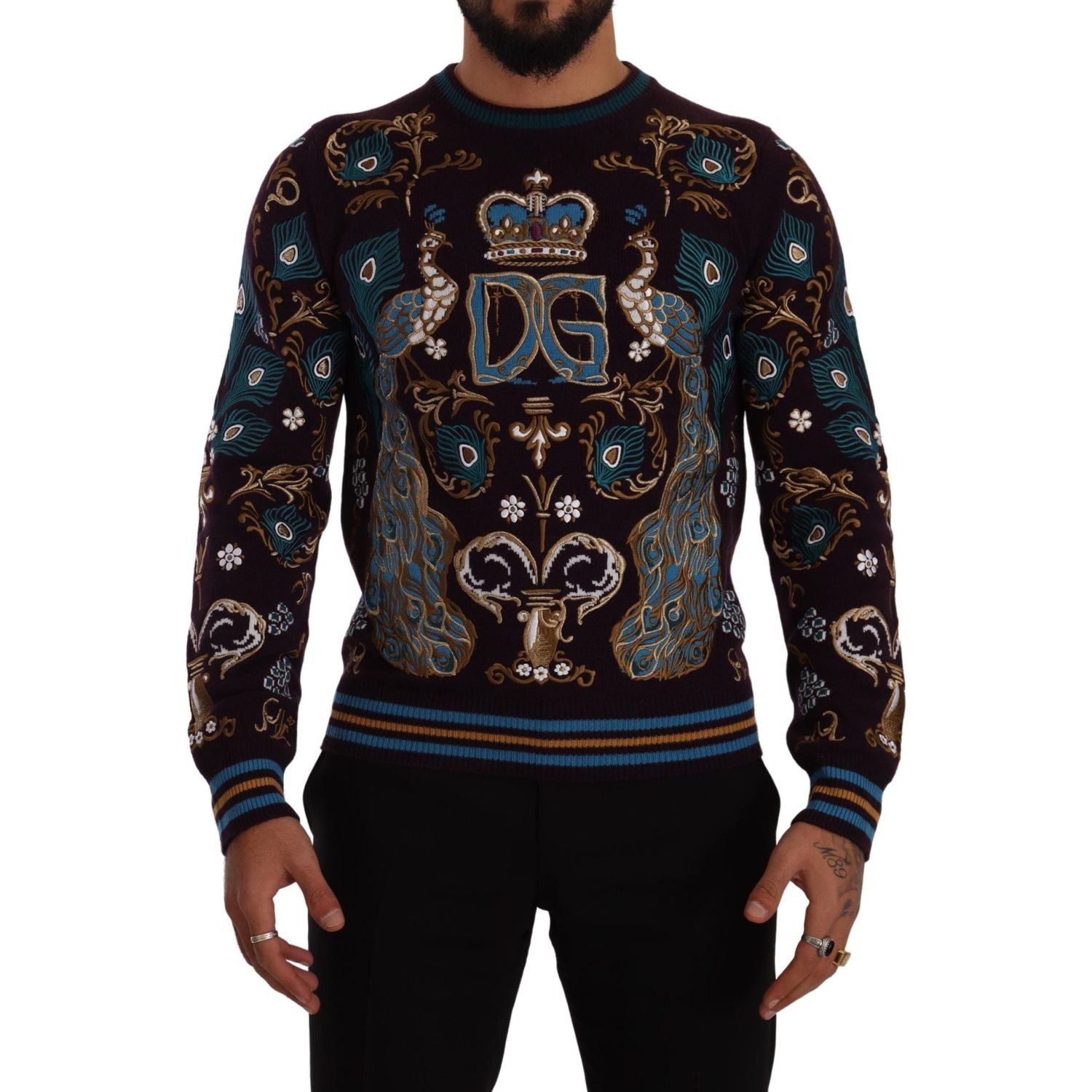 سترة أنيقة من الكشمير باللون العنابي من دولتشي آند غابانا