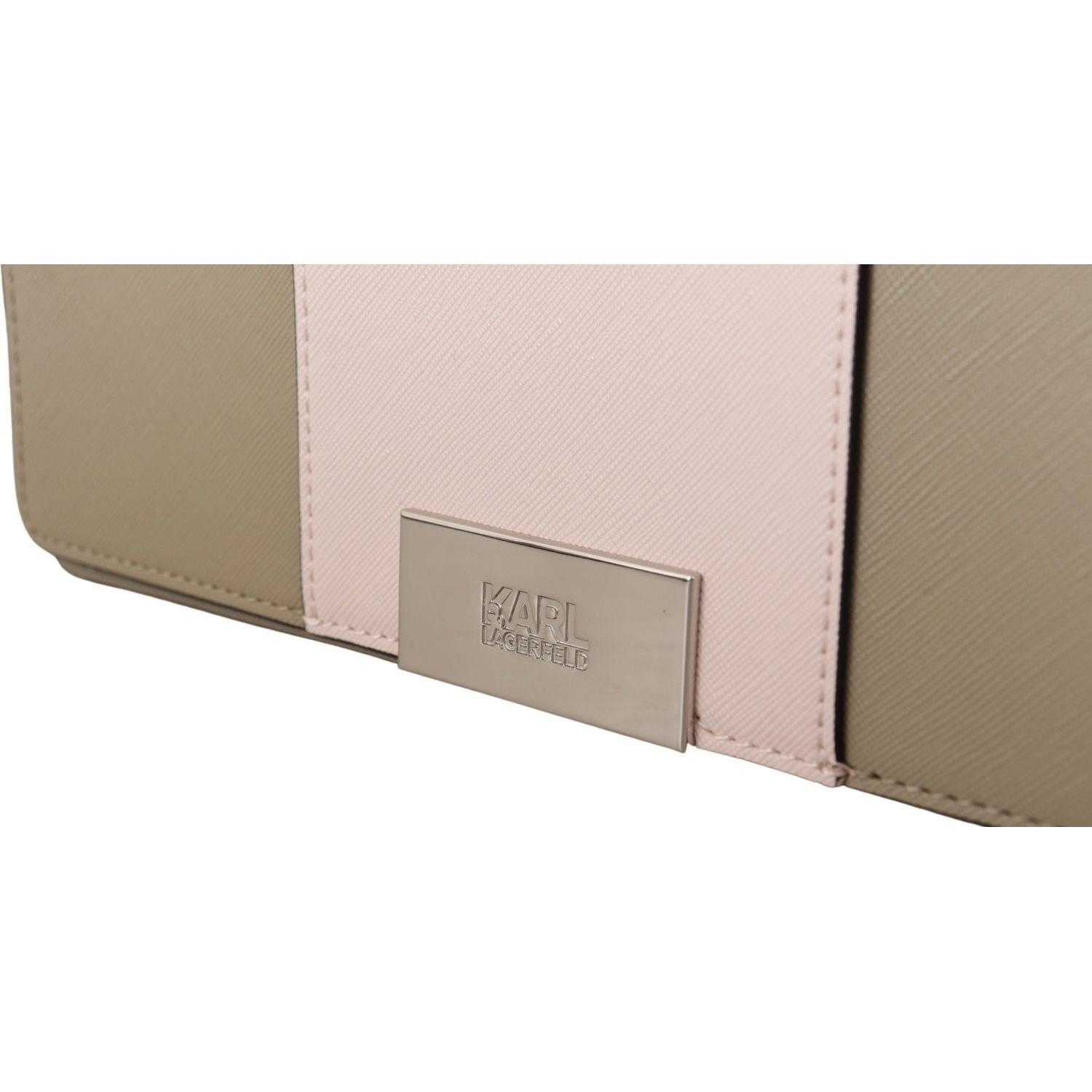 حقيبة كتف أنيقة باللون الأخضر الفاتح من كارل لاغرفيلد بحزامين