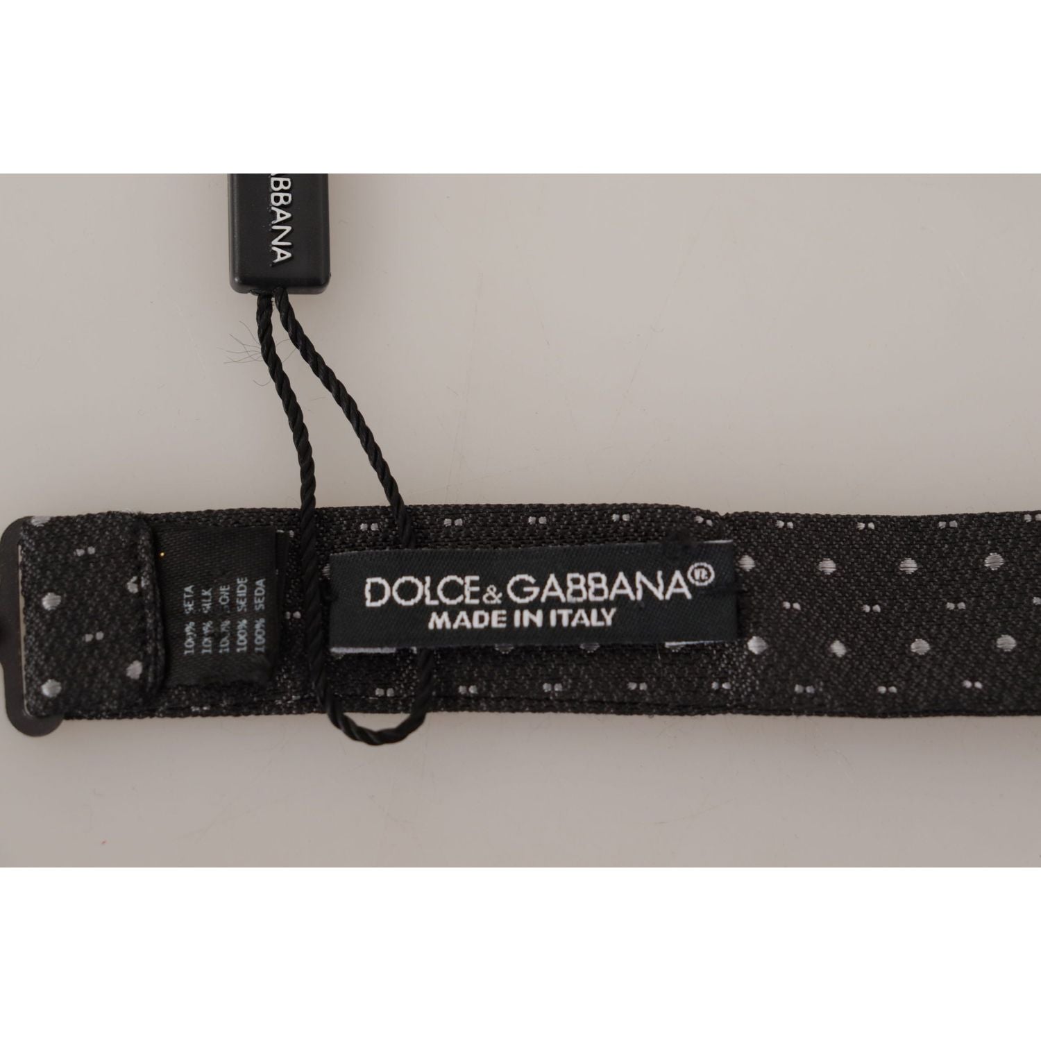 ربطة عنق من الحرير بتصميم أنيق من دولتشي آند غابانا