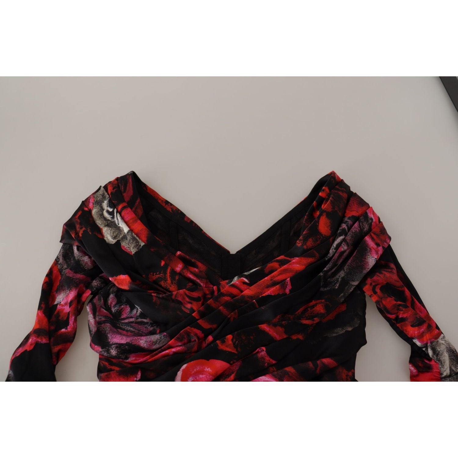 فستان دولتشي آند غابانا الأنيق ذو التصميم الزهري على شكل حرف A