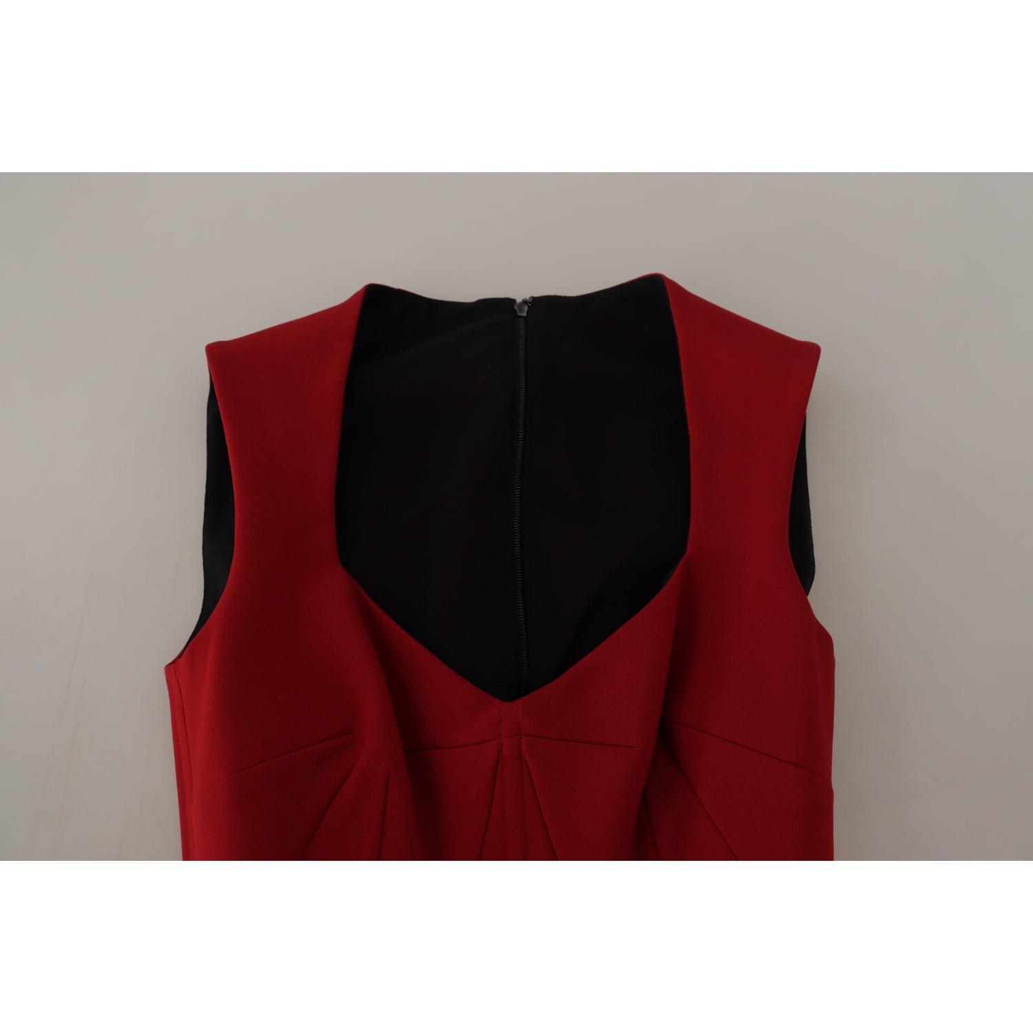 فستان دولتشي آند غابانا الأحمر الأنيق ذو التصميم الضيق متوسط ​​الطول