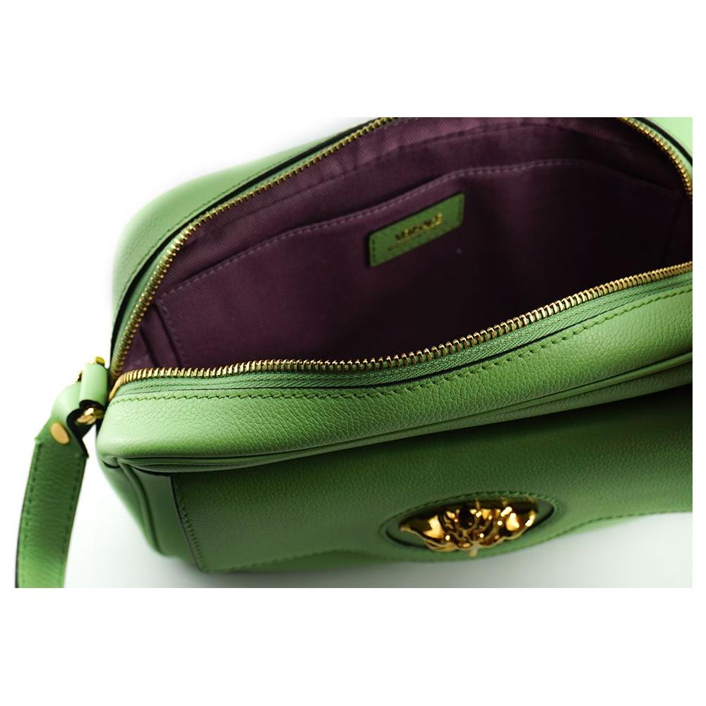 حقيبة كاميرا أنيقة من الجلد باللون الأخضر النعناعي من فيرساتشي