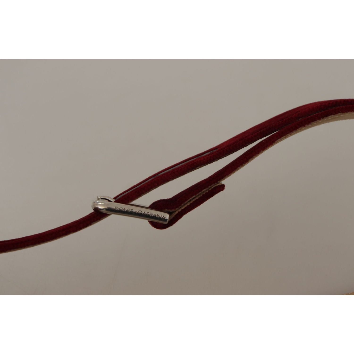 حزام دولتشي آند غابانا الأنيق المخملي المنقوش عليه شعار