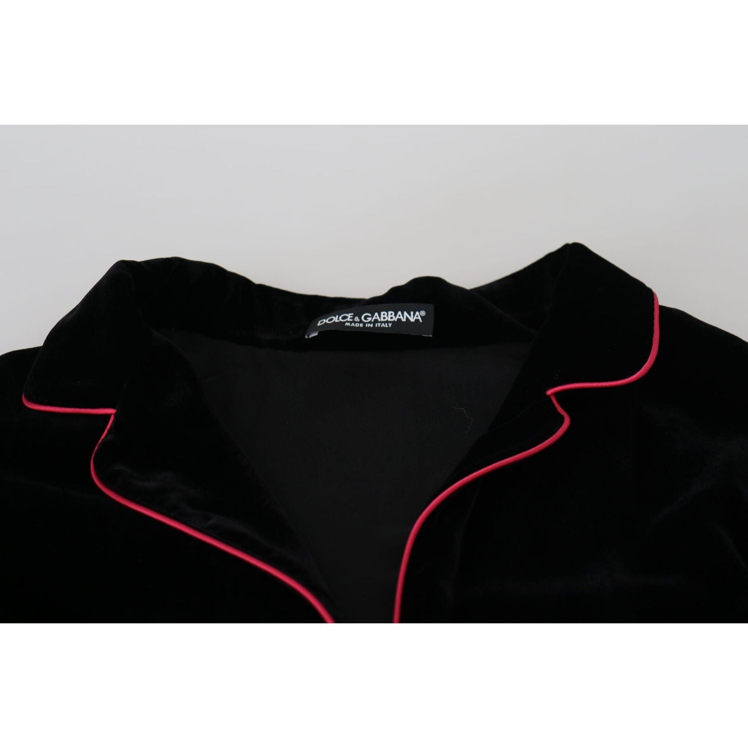 سترة أنيقة من مزيج الحرير باللون الأسود مع حزام للخصر من دولتشي آند غابانا