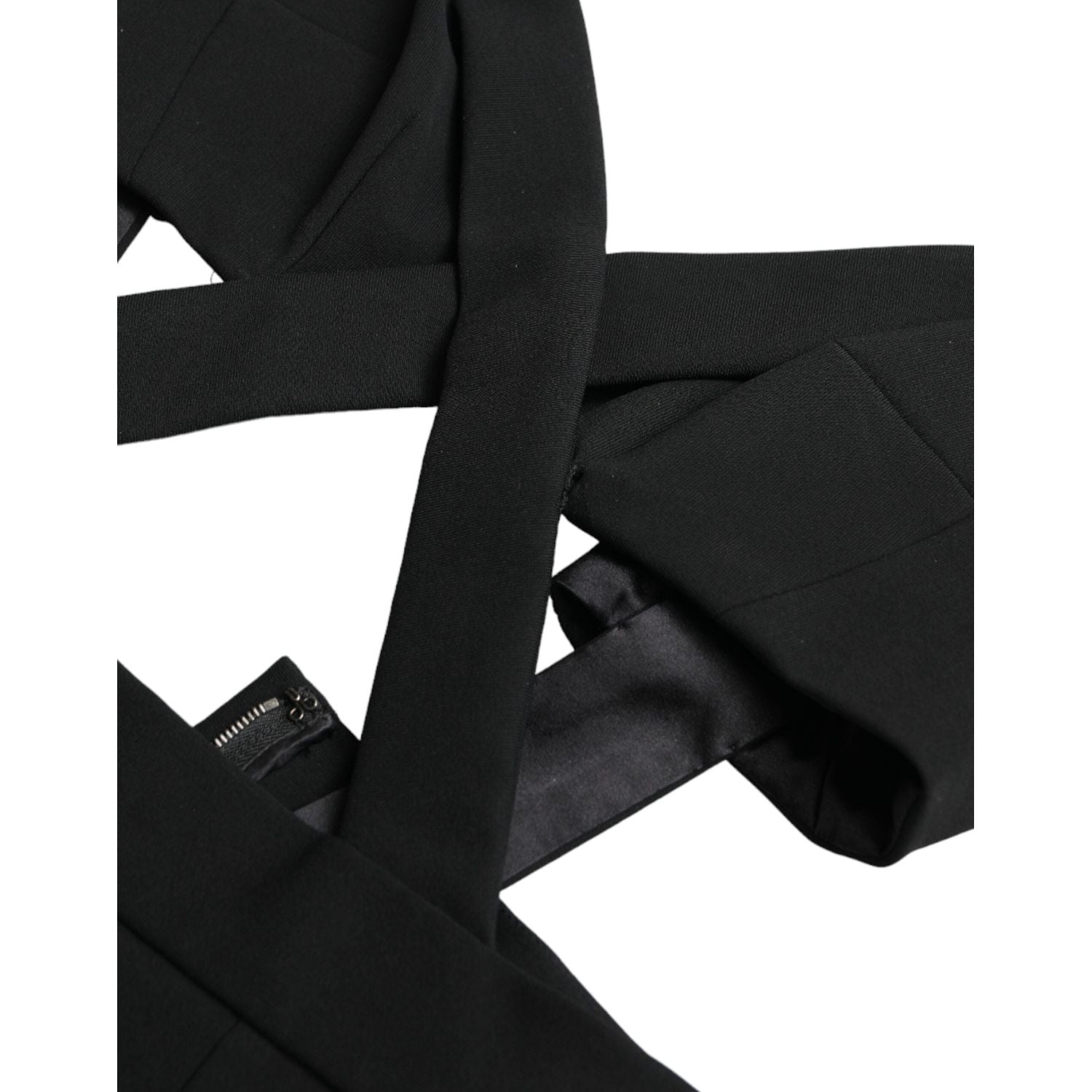 فستان دولتشي آند غابانا الأسود الجذاب ذو التصميم الضيق متوسط ​​الطول