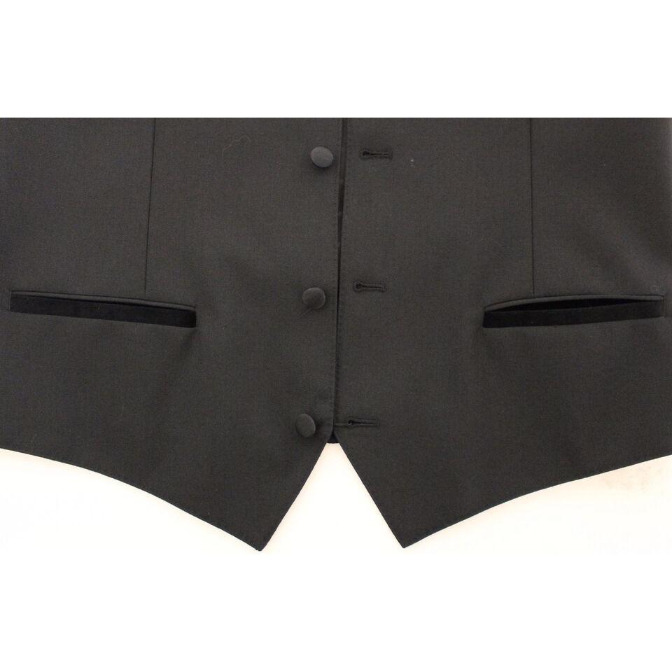 فستان دولتشي آند غابانا الأنيق المصنوع من الصوف والحرير باللون الأسود