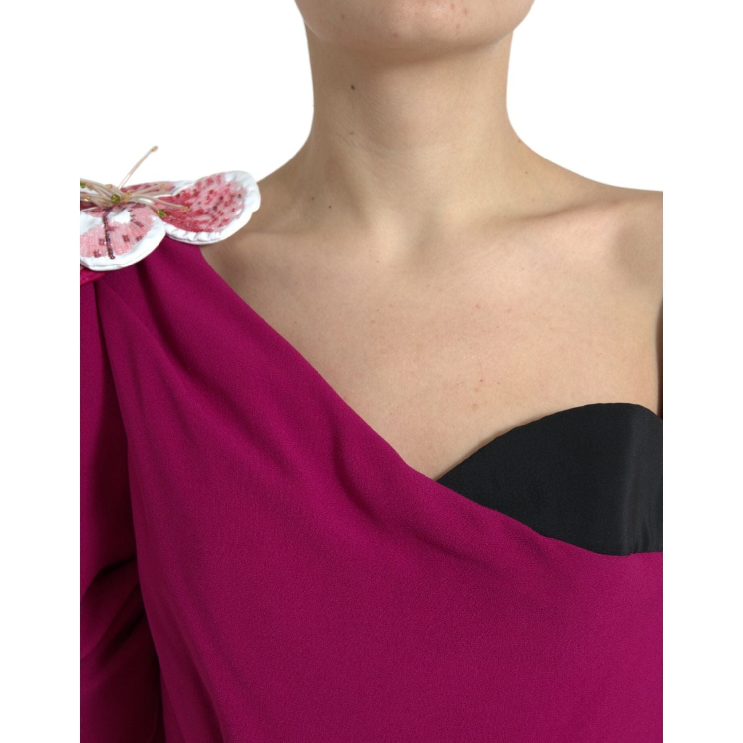 فستان دولتشي آند غابانا الأنيق من الحرير باللون الأرجواني متوسط ​​الطول