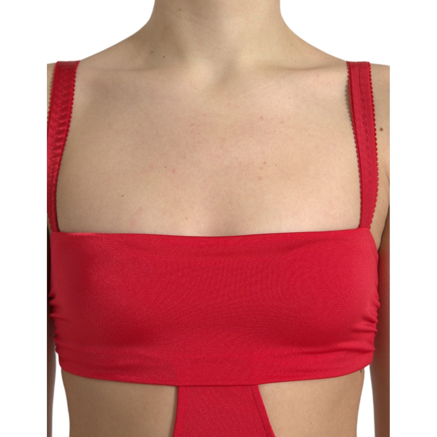 فستان قصير ضيق باللون الأحمر من دولتشي آند غابانا