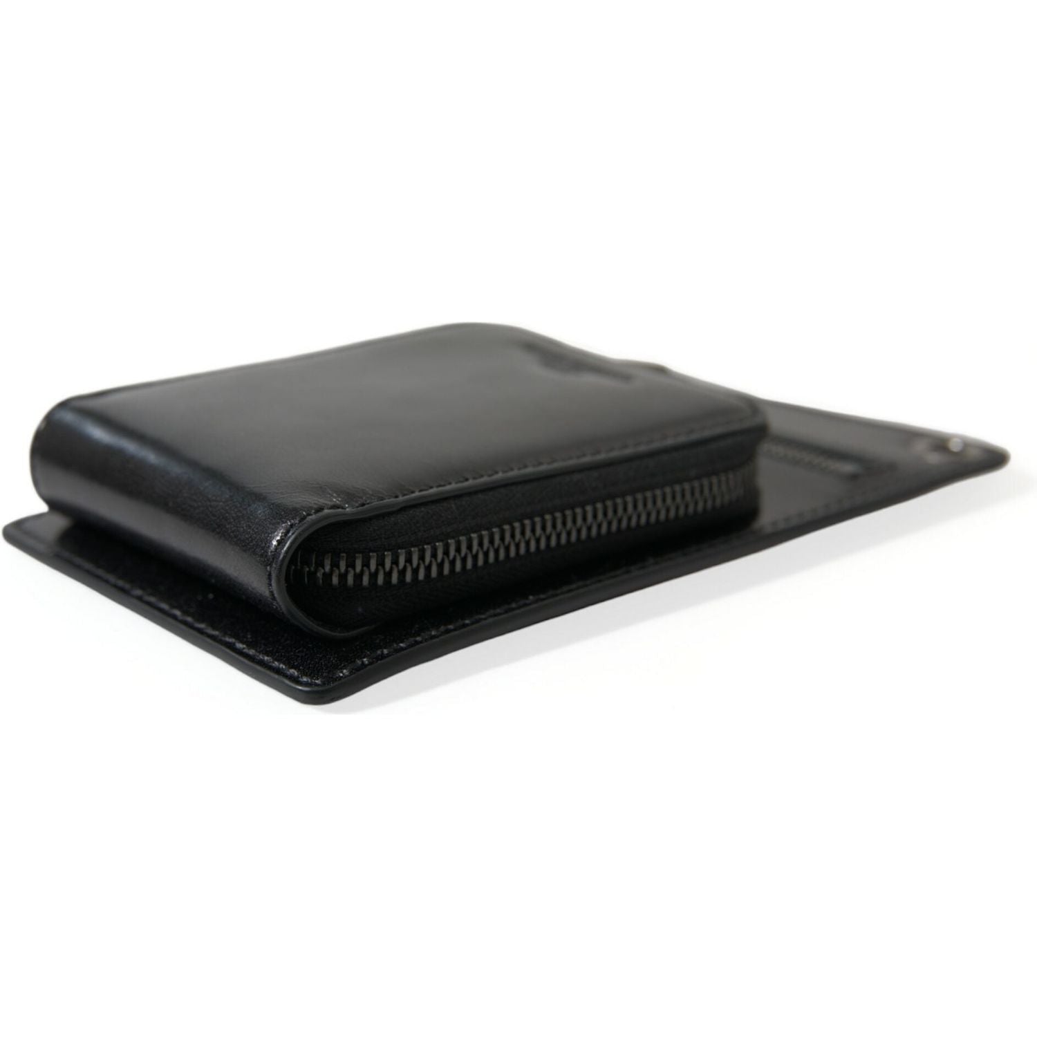 محفظة دولتشي آند غابانا من جلد العجل الأسود مع حزام للكتف والرقبة وسحاب وشعار