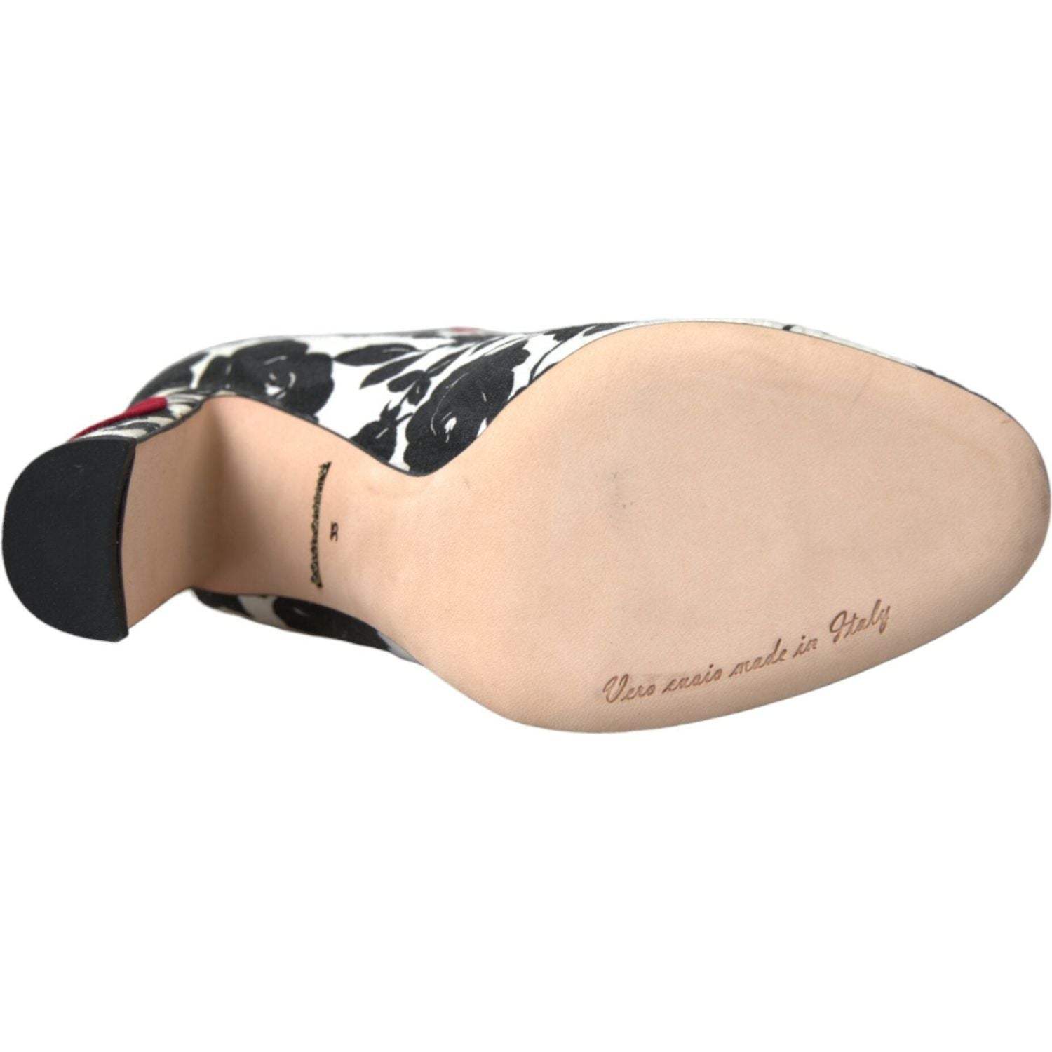 حذاء Dolce &amp; Gabbana أبيض من الجلد بنقشة قلوب زهرية