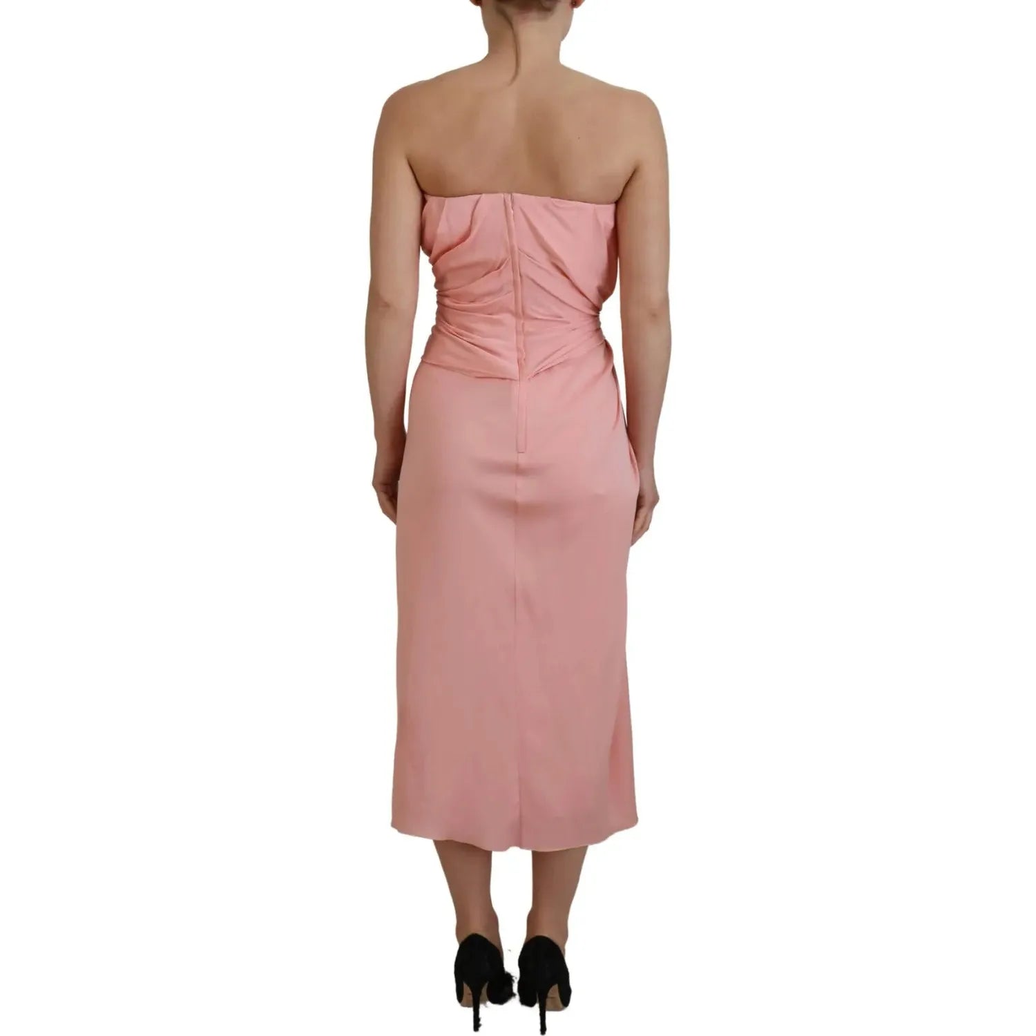 فستان دولتشي آند غابانا الوردي الحريري المرن بدون حمالات