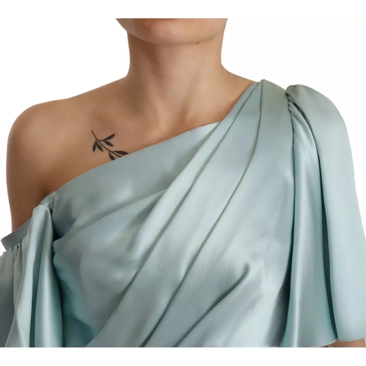 فستان دولتشي آند غابانا حرير أخضر نعناعي بقصّة كتف واحدة متوسط ​​الطول