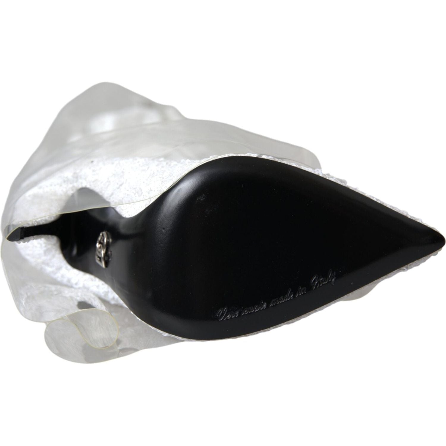 حذاء دولتشي آند غابانا أبيض بكعب عالٍ يصل إلى الركبة