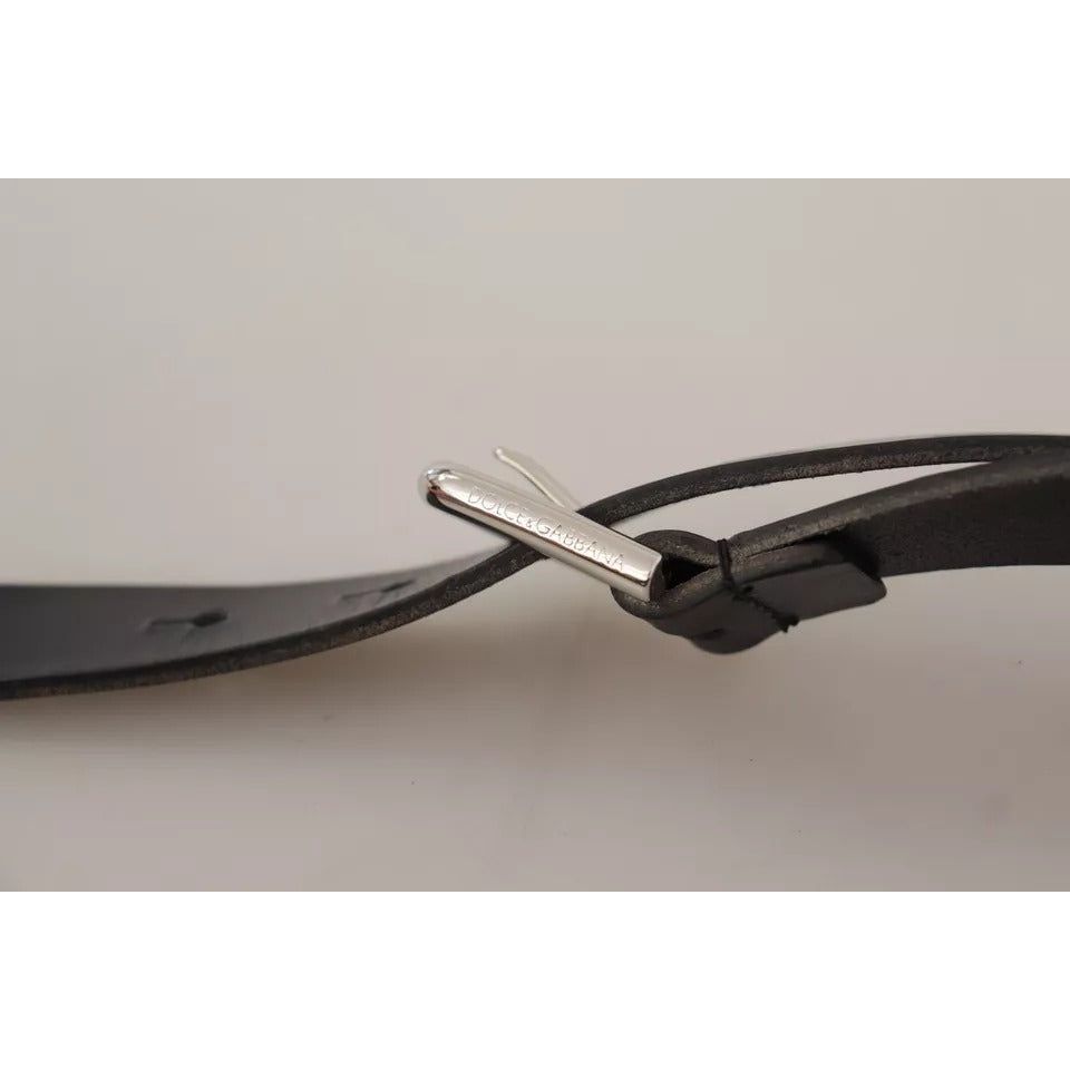 حزام كلاسيكي من دولتشي آند غابانا مصنوع من الجلد الأسود ومشبك معدني باللون الفضي