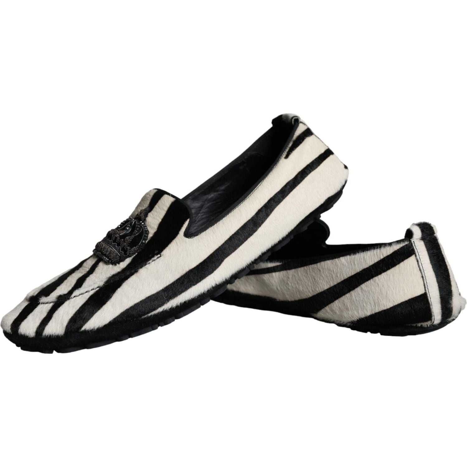 حذاء رجالي من دولتشي آند غابانا بدون رباط مصنوع من فرو العجل باللونين الأسود والأبيض