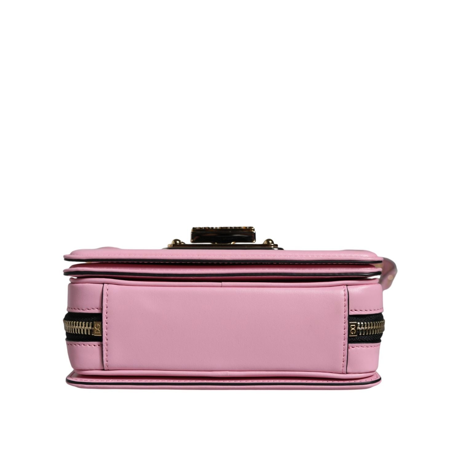 Front view with bag zipped and handles upright.