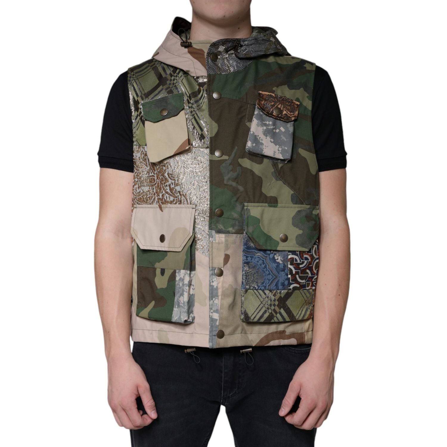 Front view with bag zipped and handles upright.