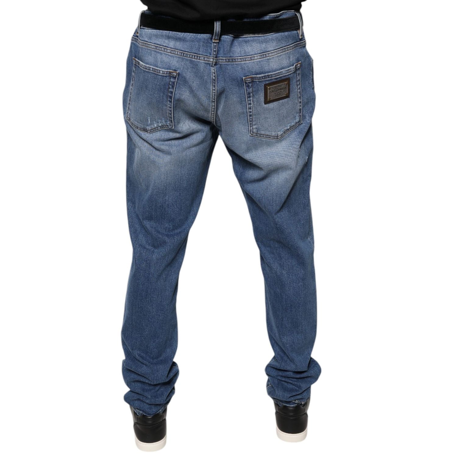 Front view with bag zipped and handles upright.