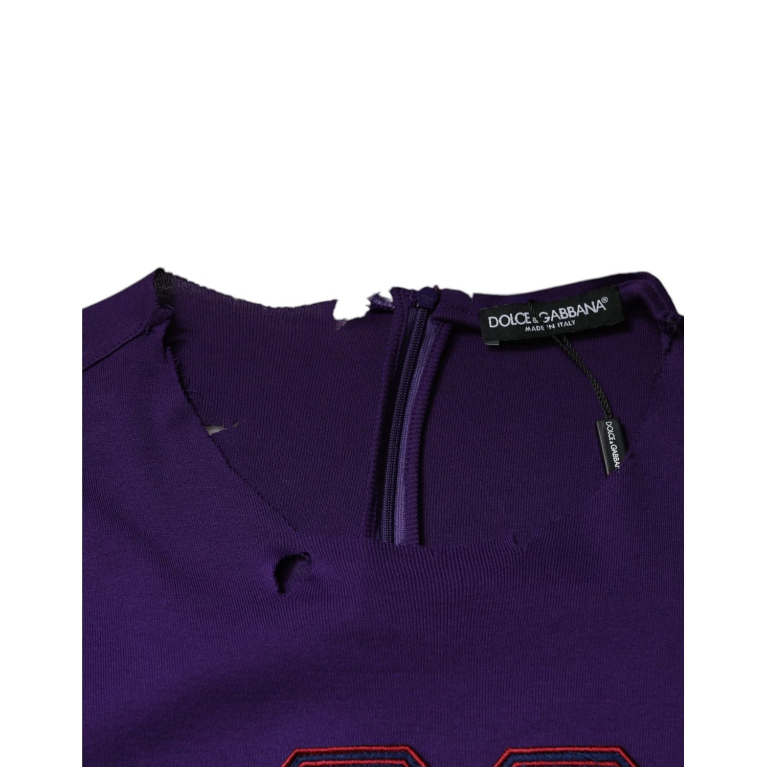 Front view with bag zipped and handles upright.