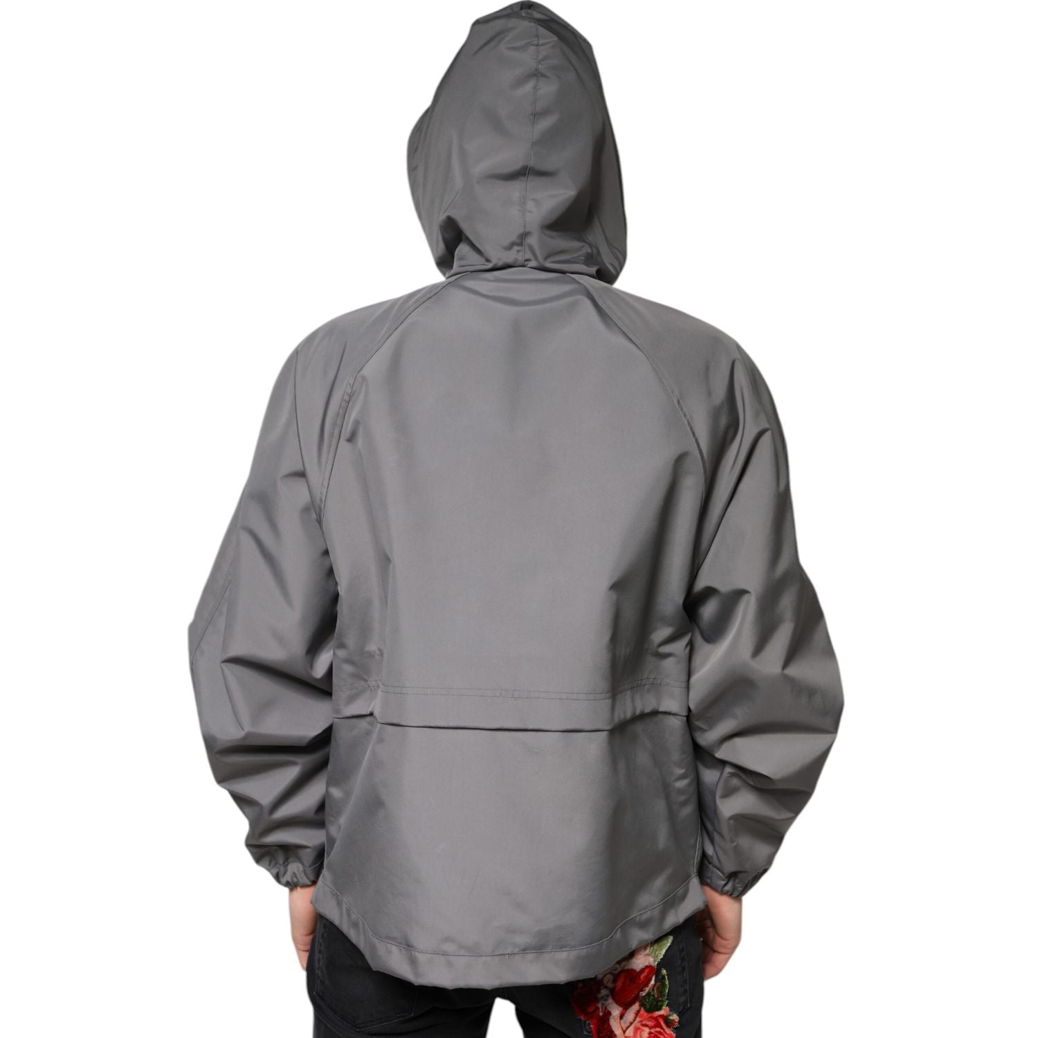 Front view with bag zipped and handles upright.
