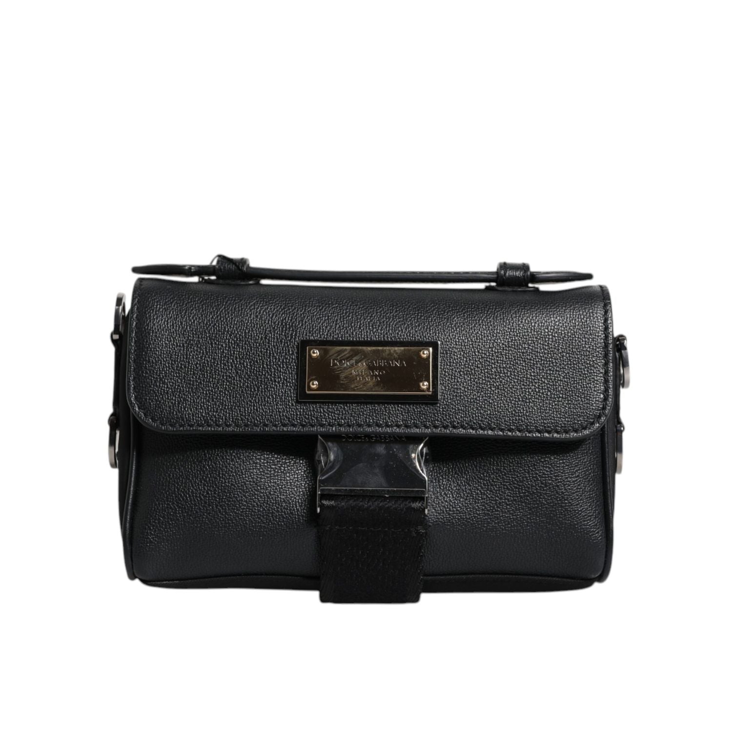 Front view with bag zipped and handles upright.