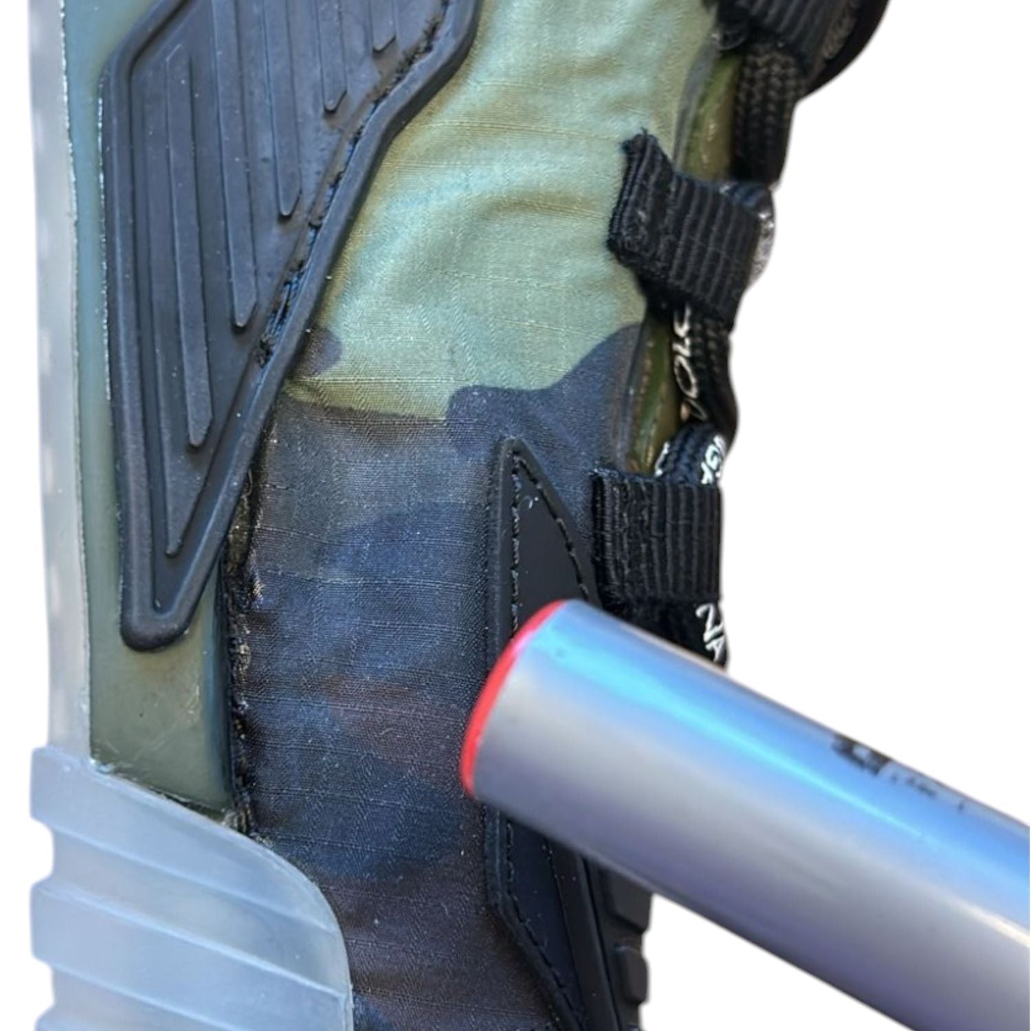 Front view with bag zipped and handles upright.