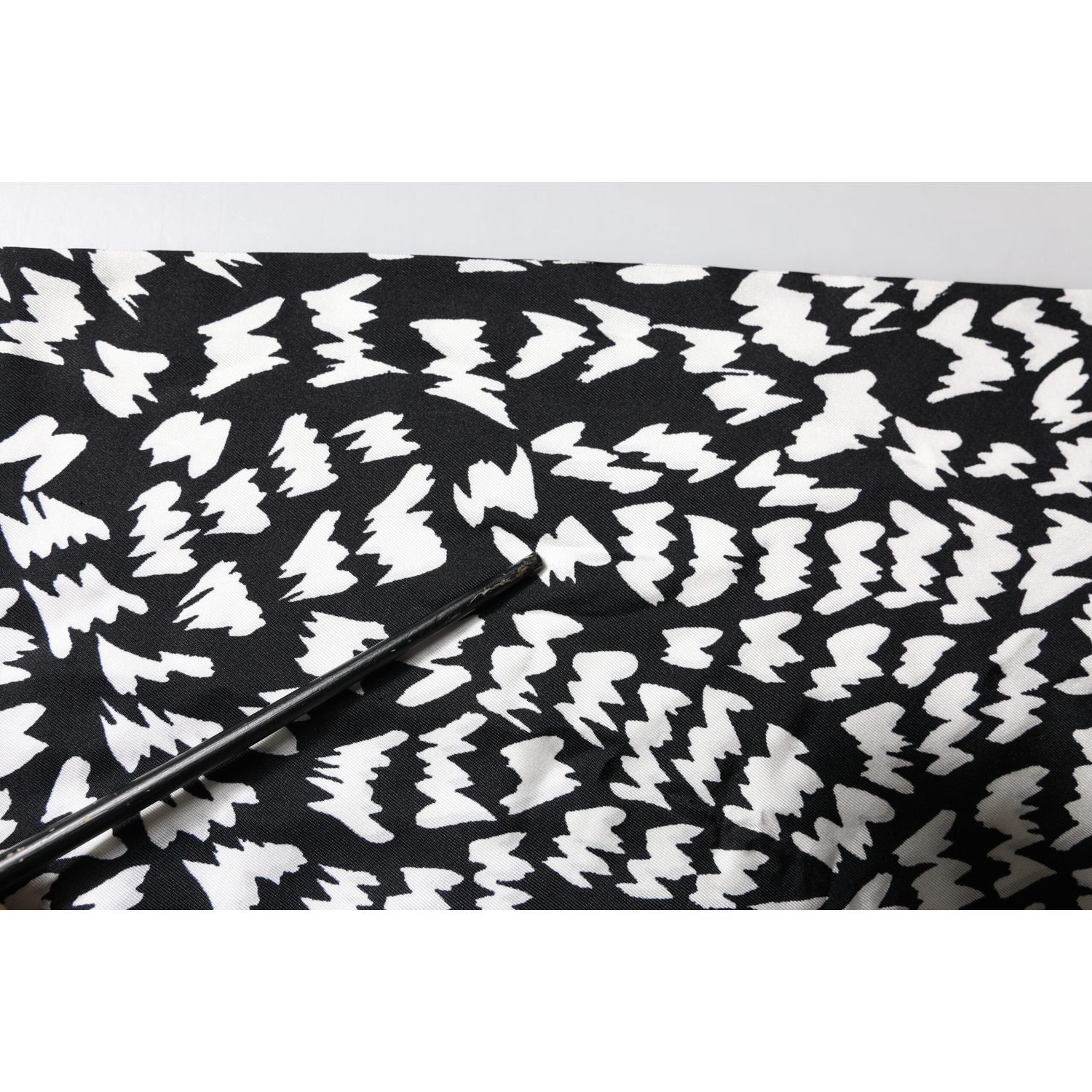 Dolce & Gabbana Black White Patterned Fringes Shawl Scarf