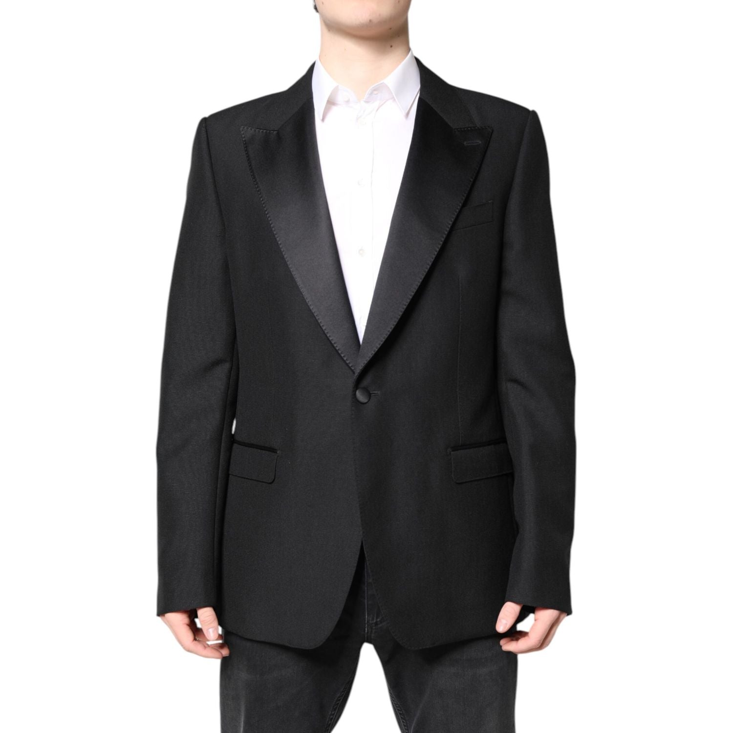 Front view with bag zipped and handles upright.