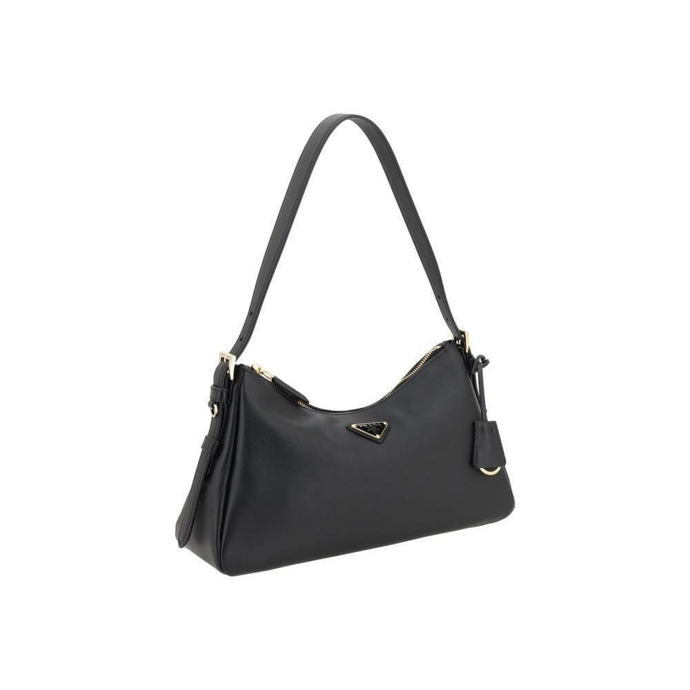 Front view with bag zipped and handles upright.