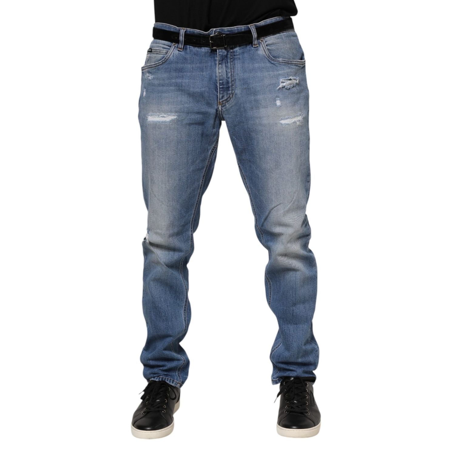 Front view with bag zipped and handles upright.