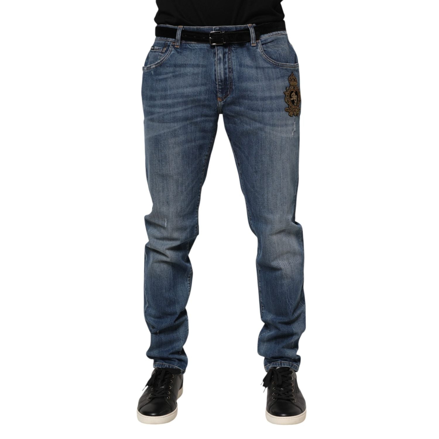 Front view with bag zipped and handles upright.