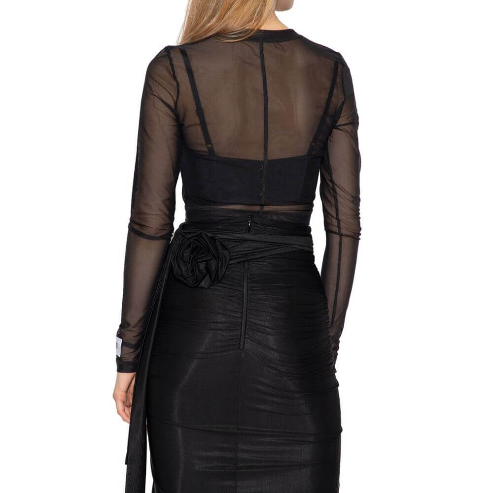 Front view with bag zipped and handles upright.