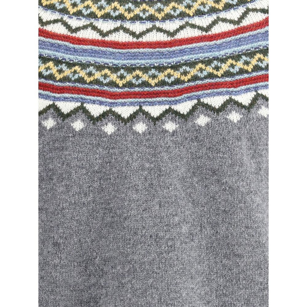 Close-up of Dsquared² Gray Fleece Wool Sweatshirt with Nordic-style weave pattern and leather logo patch.