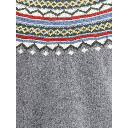 Close-up of Dsquared² Gray Fleece Wool Sweatshirt with Nordic-style weave pattern and leather logo patch.