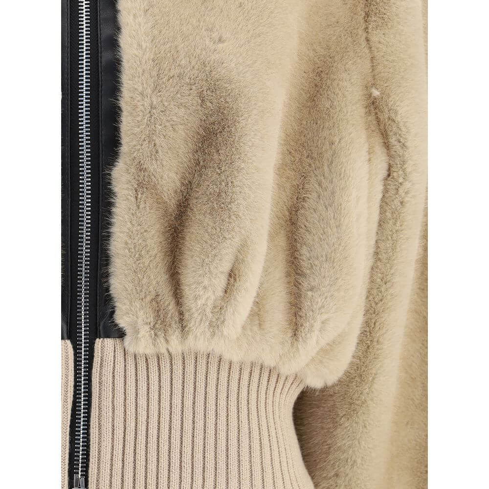 Front view with bag zipped and handles upright.