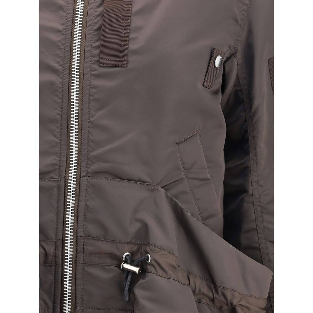 Front view with bag zipped and handles upright.
