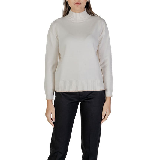 Woman wearing Street One Cream Polyester Sweatshirt with high neckline and ribbed hem, ideal for cozy and stylish everyday wear.