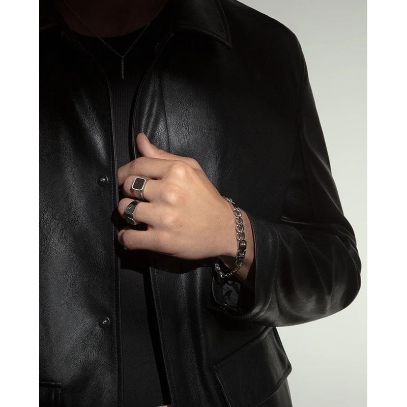 Gent wearing VICEROY FASHION Mod. 75376A02011 ring, Silver 925°, with official packaging, 18 mm case, in stylish black attire.
