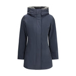 Woolrich Boulder Down Jacket with faux fur-lined hood and buttoned welt pockets, AW25 season. Made of 60% cotton, 40% nylon.